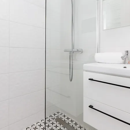 Kolobrzeska Apartament Jedna Sypialnia By Renters Lejlighed